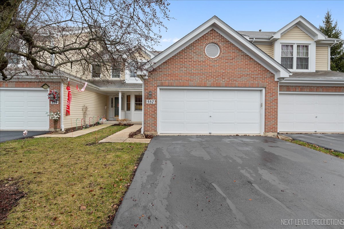 Williamsburg Village in Geneva IL Homes for Sale Williamsburg Village