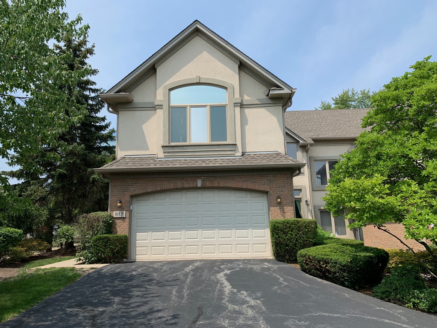 Sutton Park Place in Palatine IL Homes for Sale Sutton Park Place in Palatine Real Estate