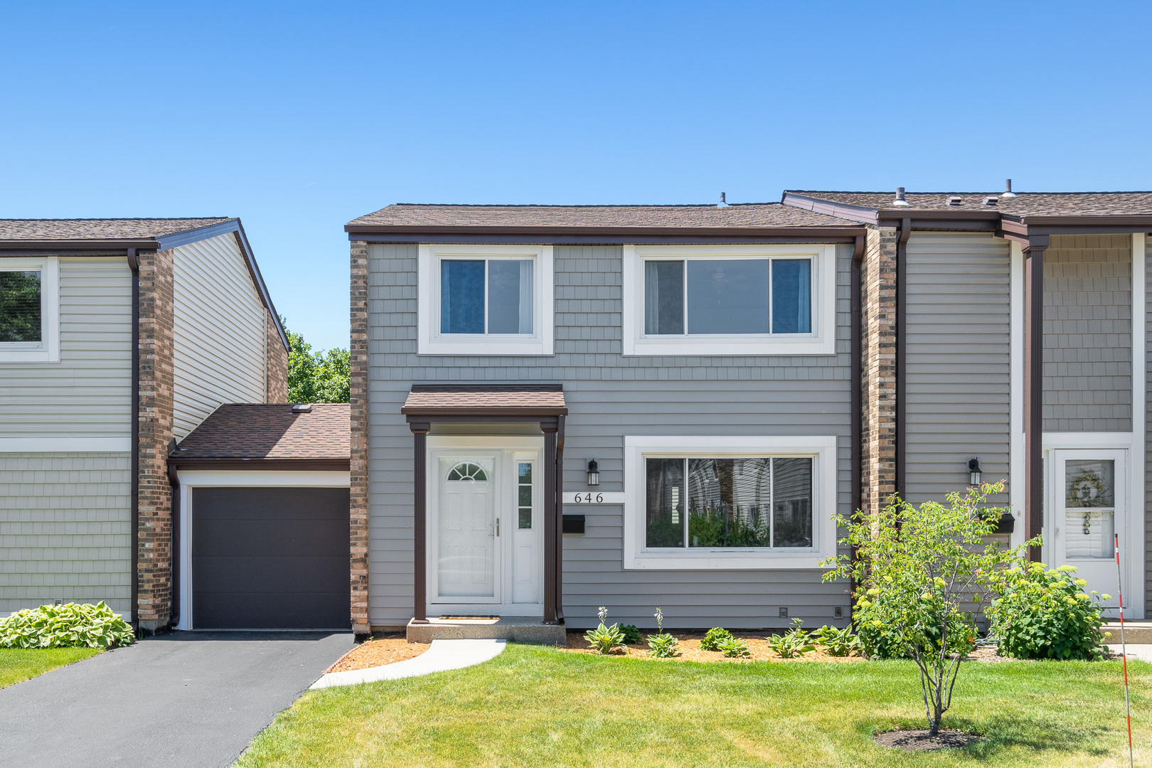 Lakeside Villas in Wheeling IL Homes for Sale Lakeside Villas in