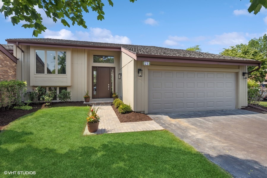 Briarwood Lakes in Oak Brook IL Homes for Sale Briarwood Lakes in Oak