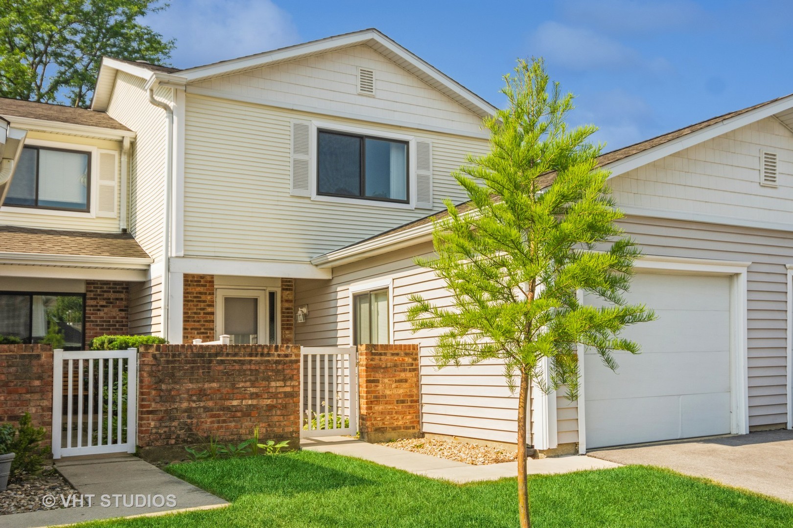 Dunbar Lakes in Schaumburg IL Homes for Sale Dunbar Lakes in Schaumburg Real Estate Bowers