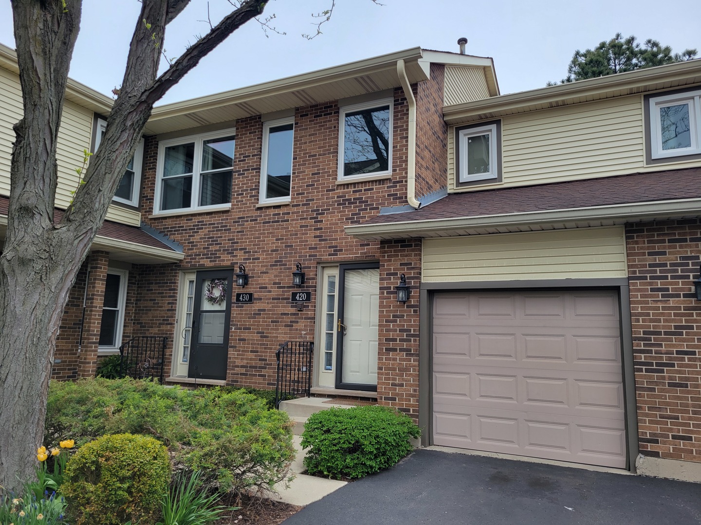 2 Townhouse in Arlington Heights