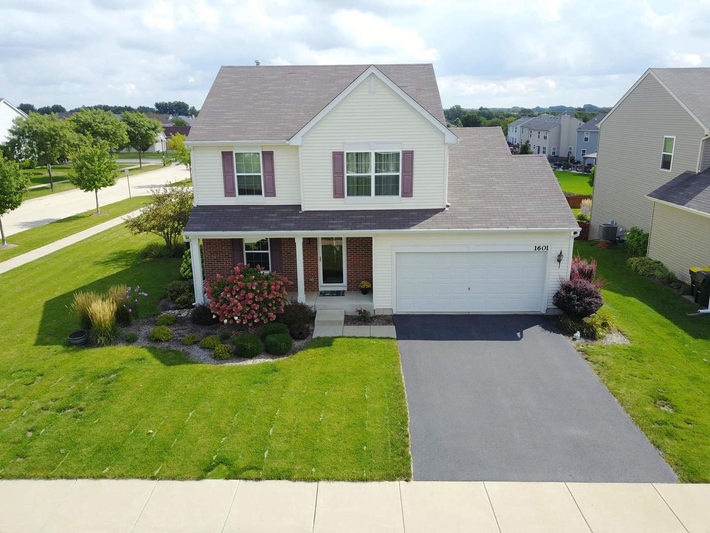 Lakewood Crossing in Hampshire IL Homes for Sale Lakewood Crossing in
