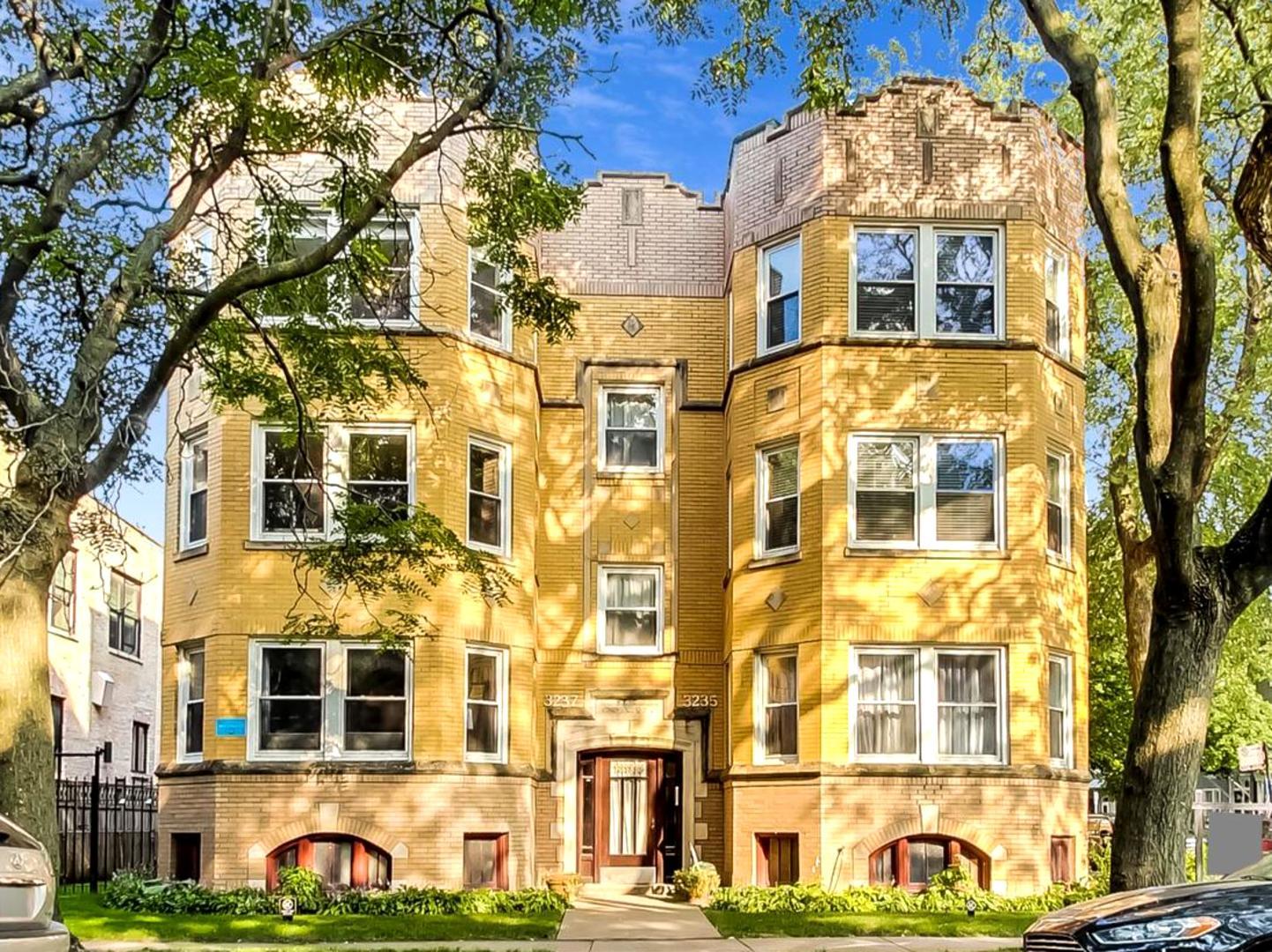 3237 N Oakley 3N, Chicago, IL MLS 10886789 Berkshire Hathaway HomeServices Chicago