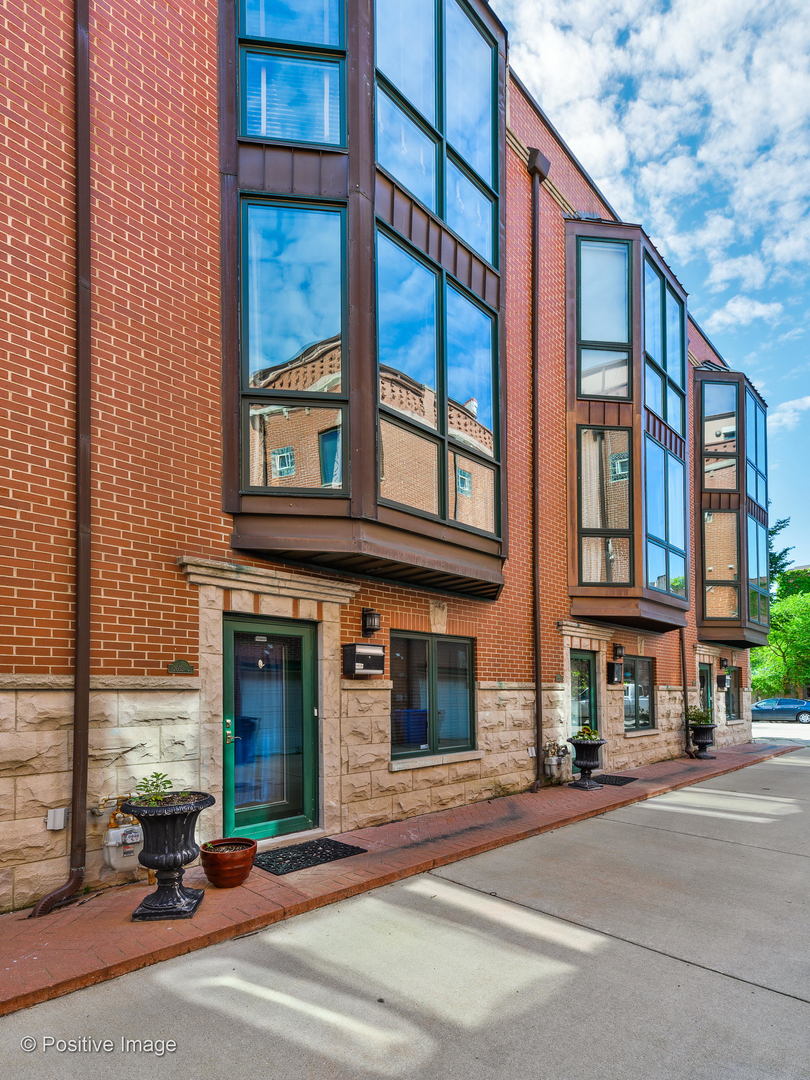 2052 W ARMITAGE C, Chicago, IL MLS 10948796 Berkshire Hathaway