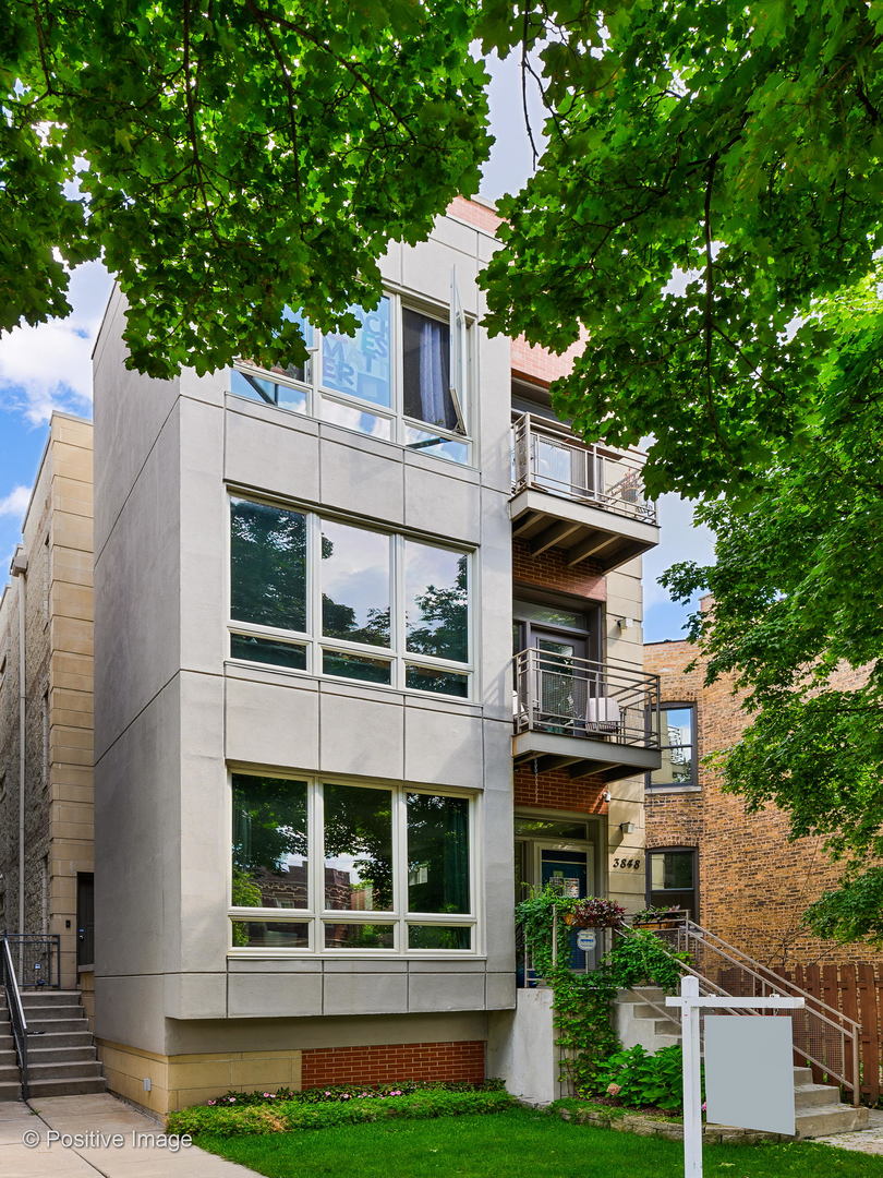 3848 W Wrightwood 2, Chicago, IL MLS 10936797 Berkshire Hathaway HomeServices Chicago
