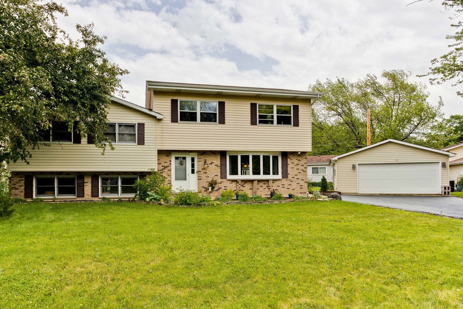 Lindenhurst IL Homes for Sale Lindenhurst Real Estate Bowers Realty