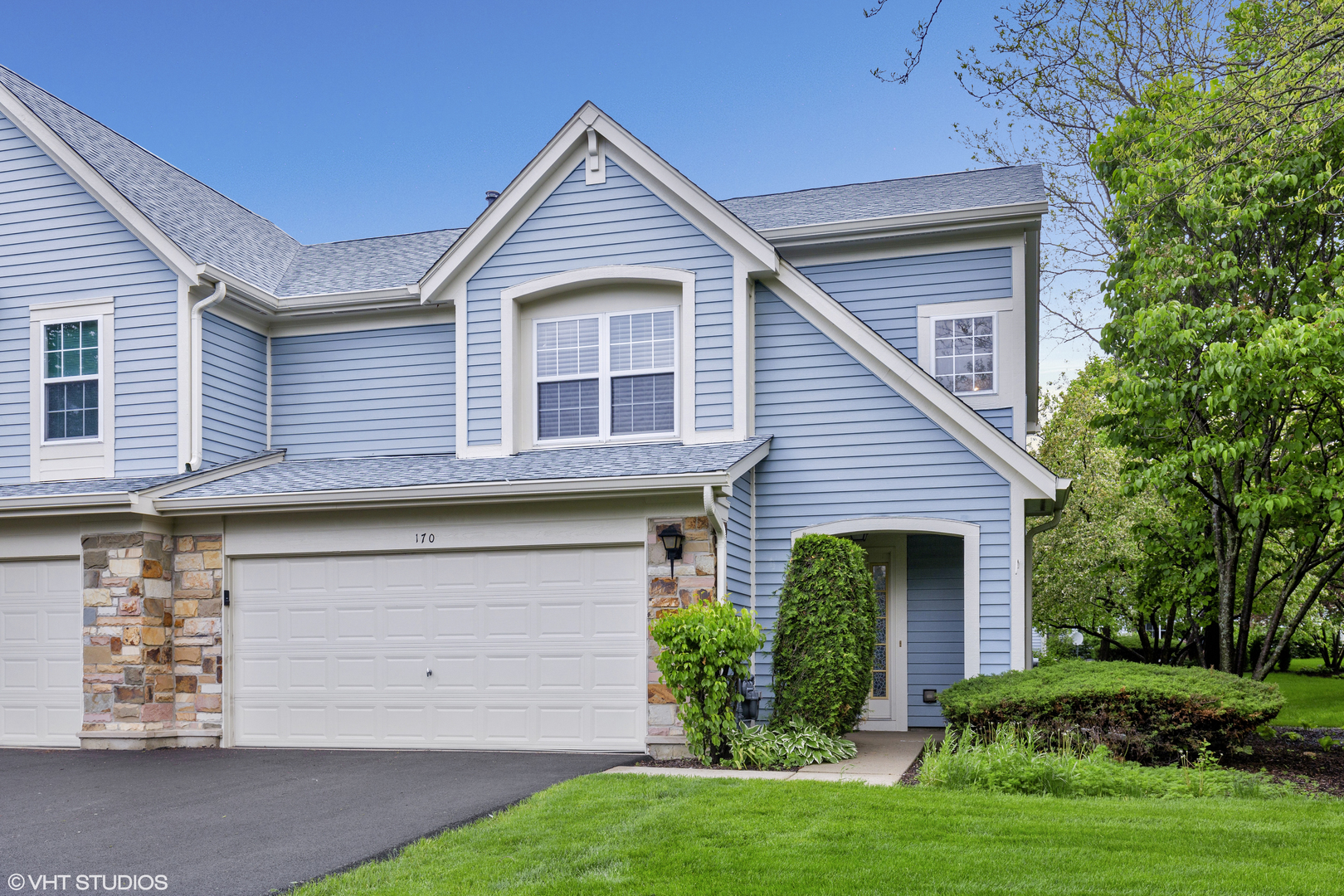 Towne Place West in Schaumburg IL Homes for Sale Towne Place West in