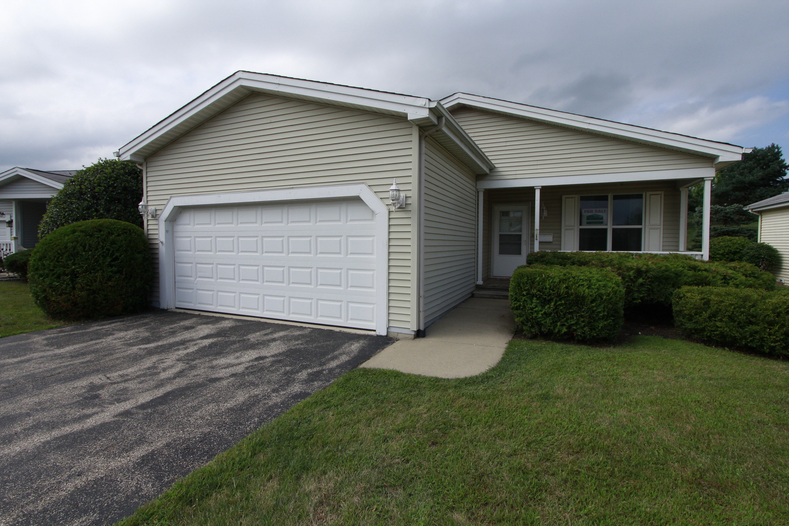 Saddlebrook Farms in Grayslake IL Homes for Sale Saddlebrook Farms in