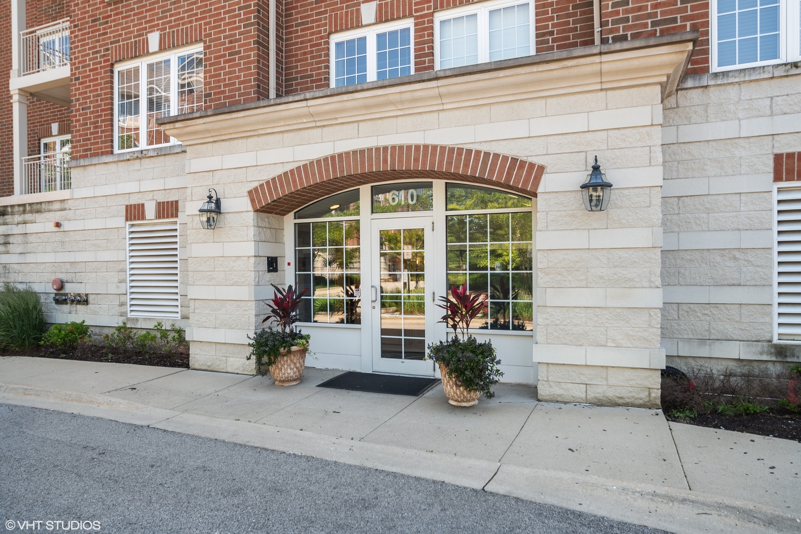 South Commons in Deerfield IL Homes for Sale South Commons in