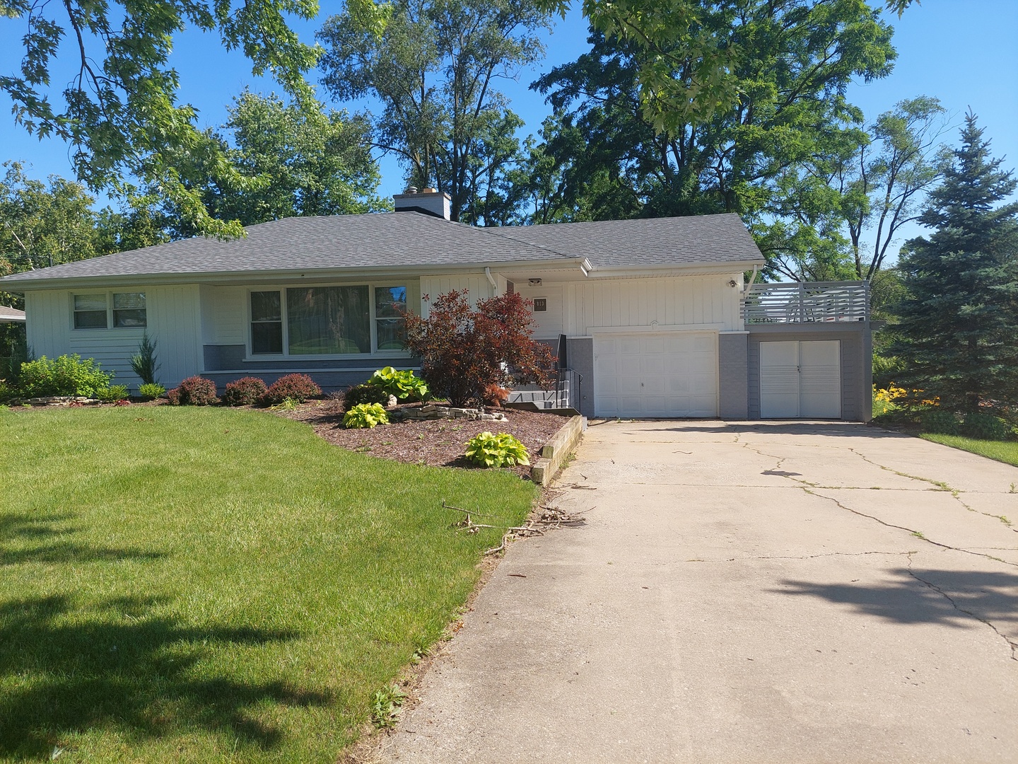 Bruce Lake in Downers Grove IL Homes for Sale Bruce Lake in Downers