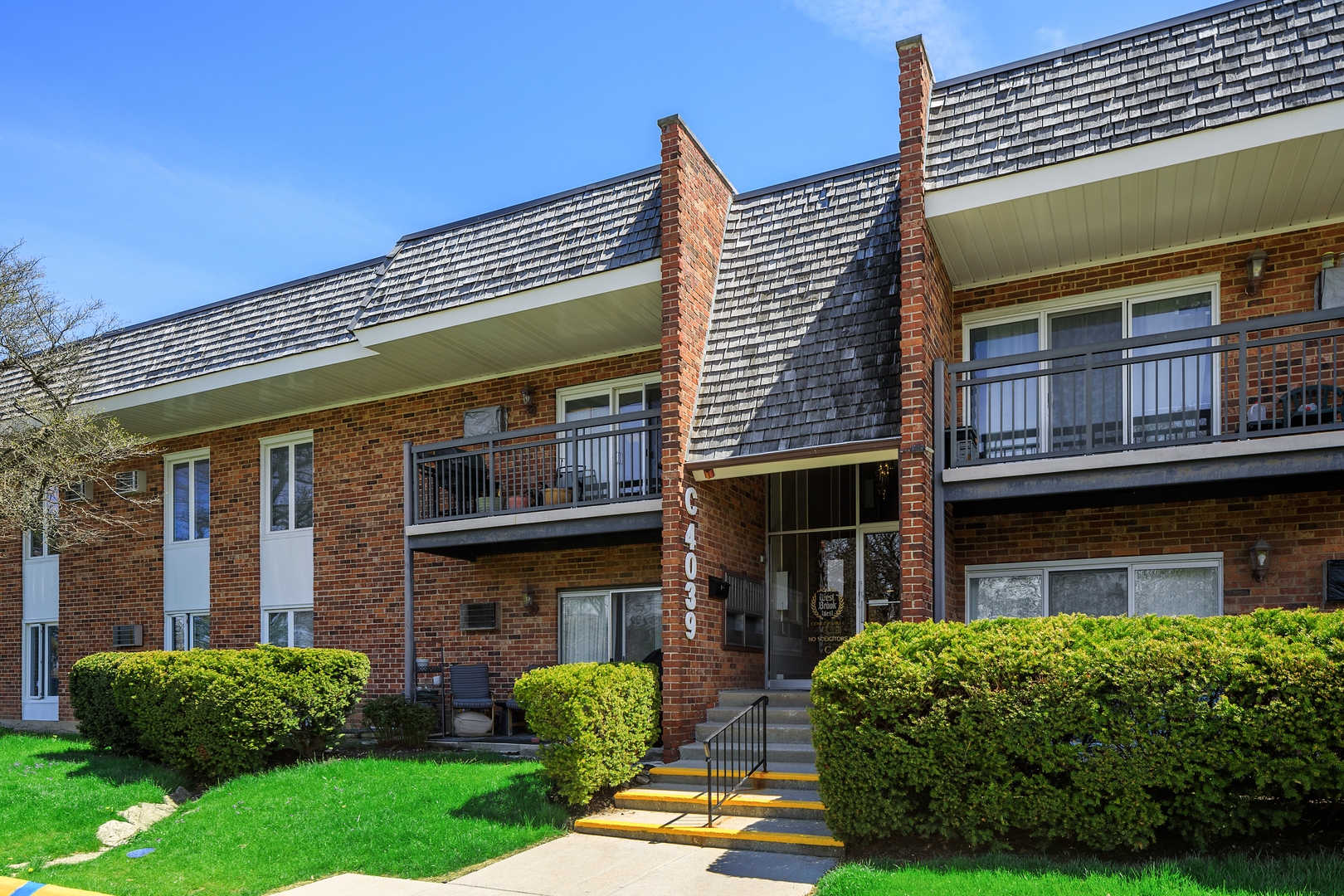 homes for sale in downers grove il