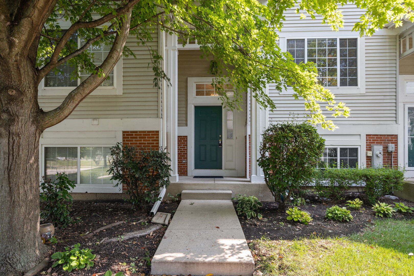 Ogden Pointe in Aurora IL Homes for Sale Ogden Pointe in Aurora Real