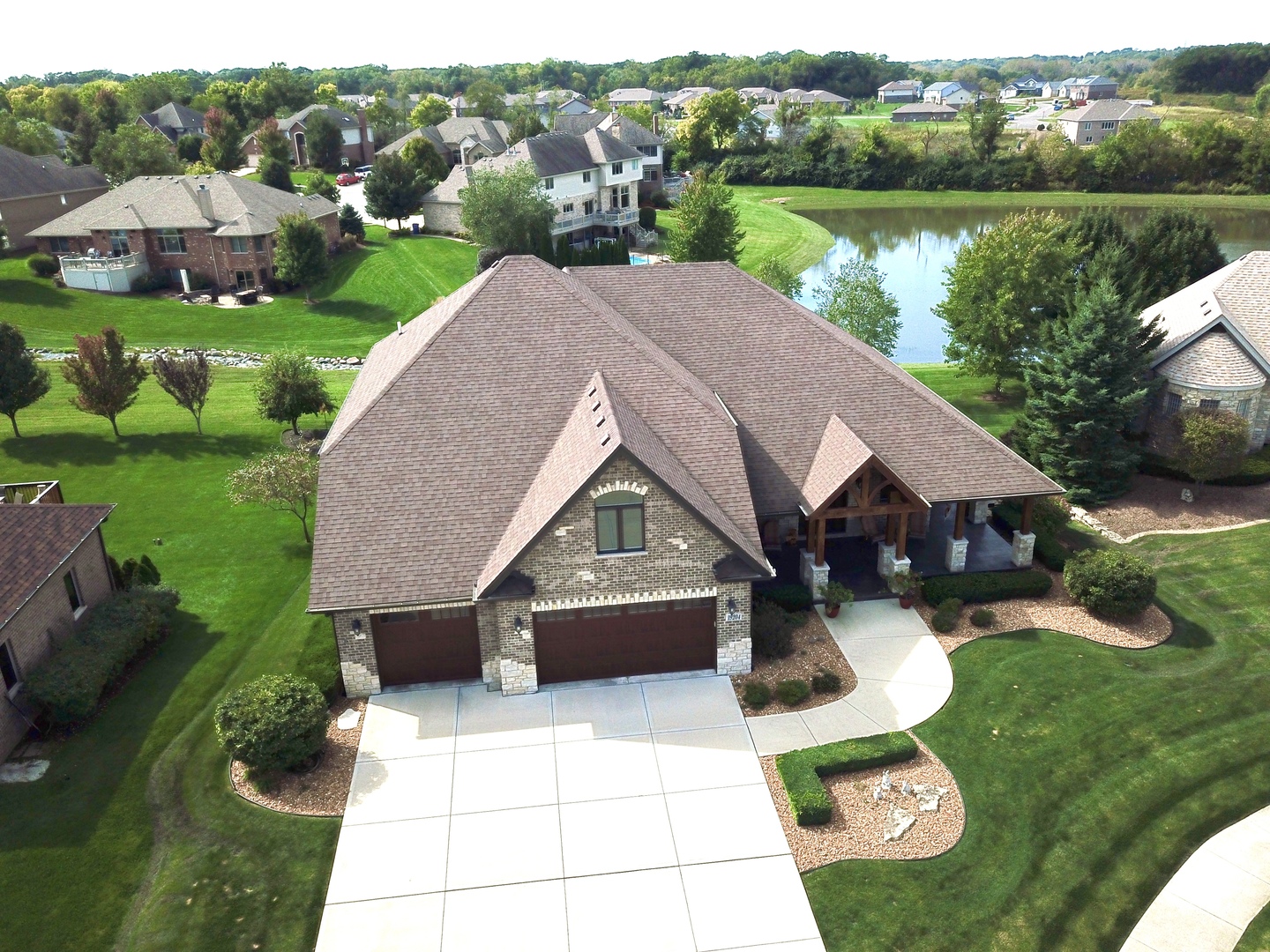 19204 LOVELAND COURT, MOKENA, IL 60448 Bob and Teresa Kroll Mokena