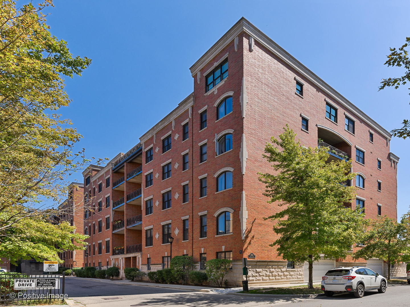 2801 N Oakley 202, Chicago, IL MLS 10891844 Berkshire Hathaway