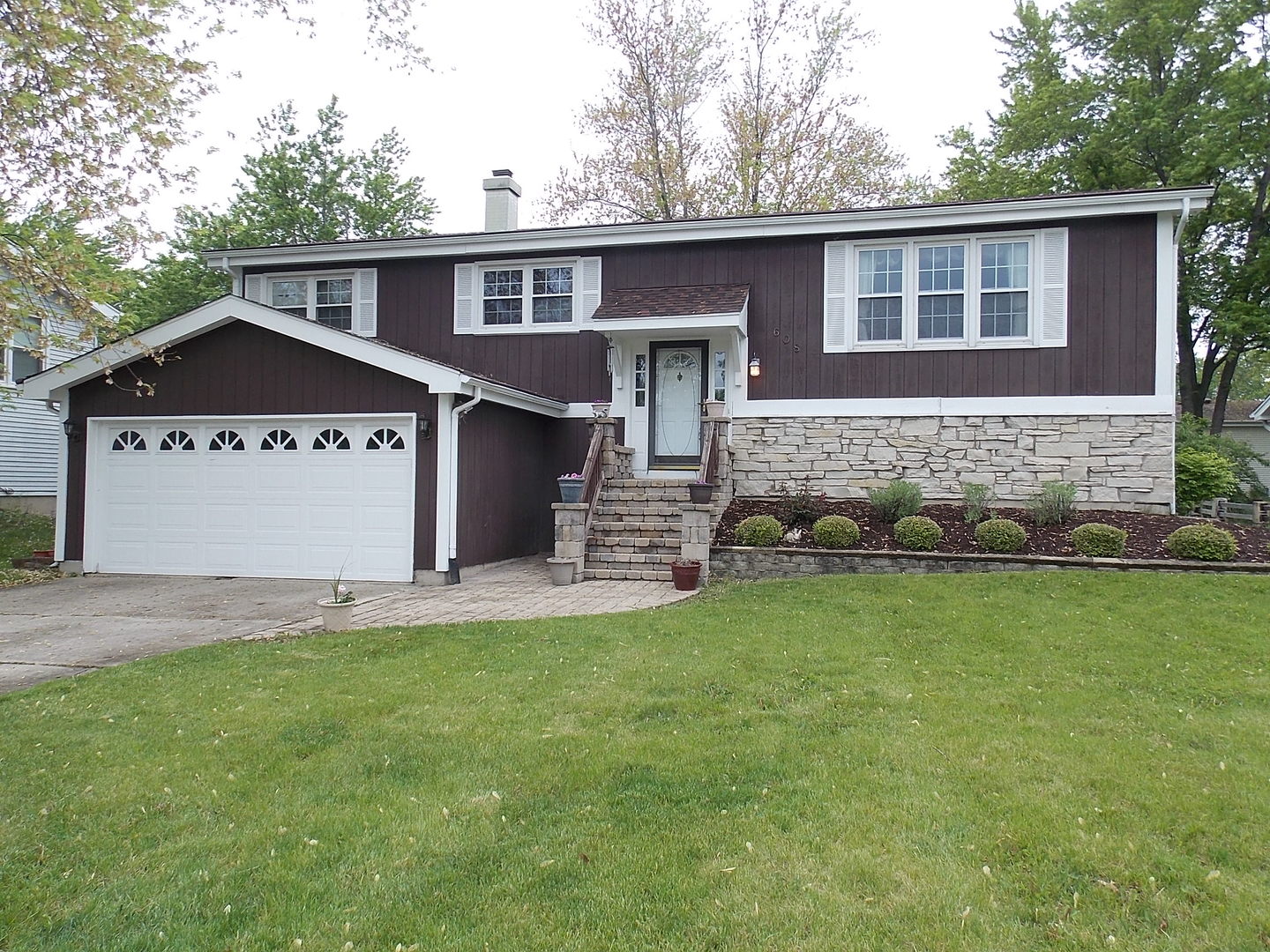 Indian Oaks in Bolingbrook IL Homes for Sale Indian Oaks in