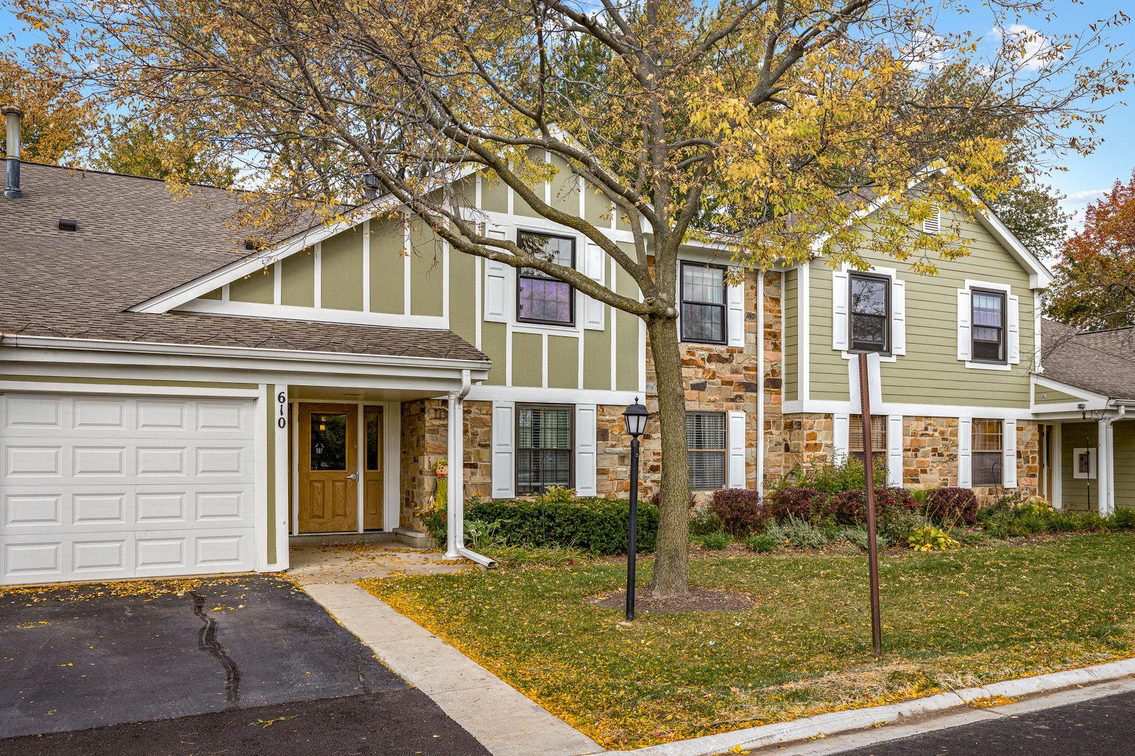 Lexington Commons in Wheeling IL Homes for Sale Lexington Commons in