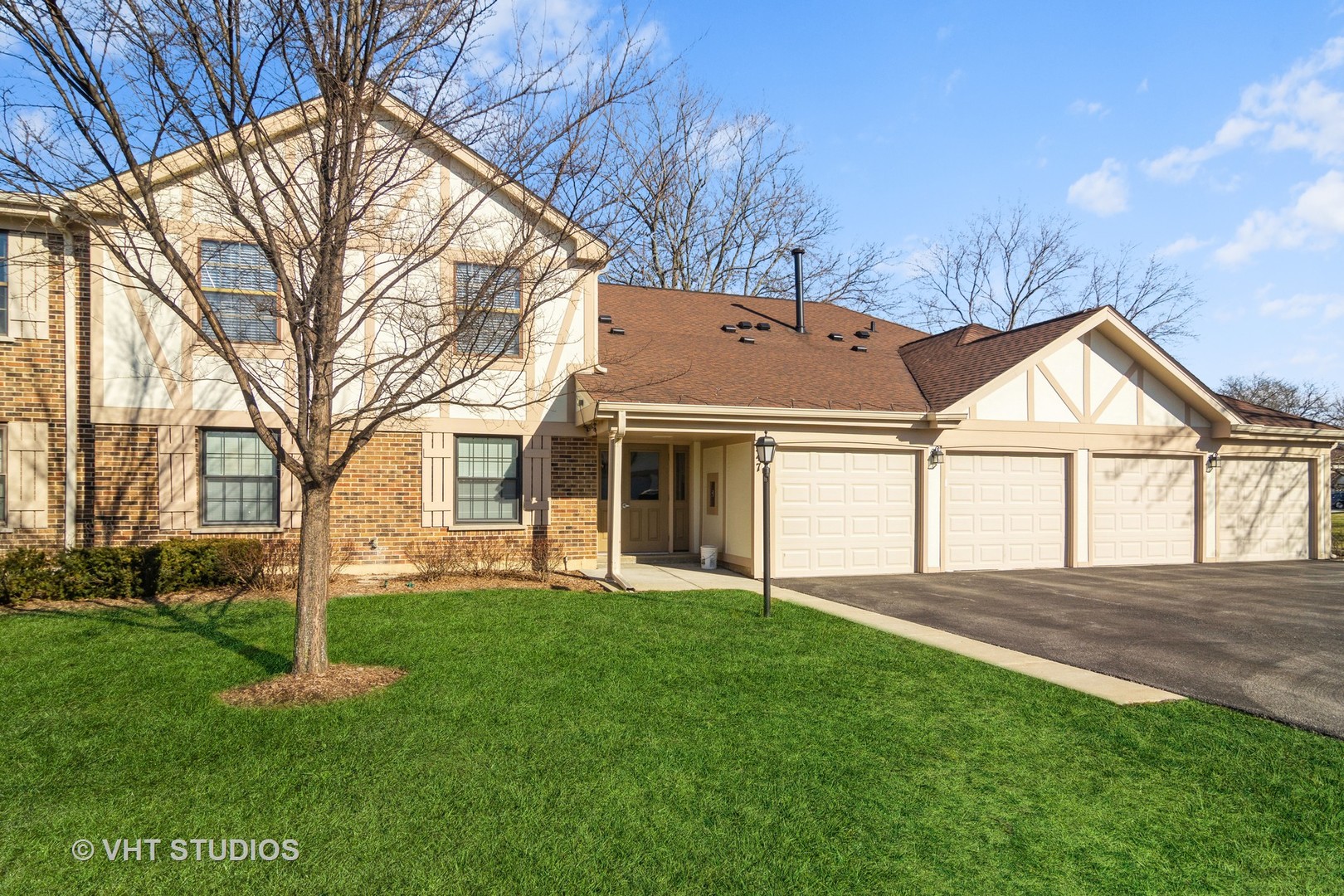 Lexington Commons in Wheeling IL Homes for Sale Lexington Commons in