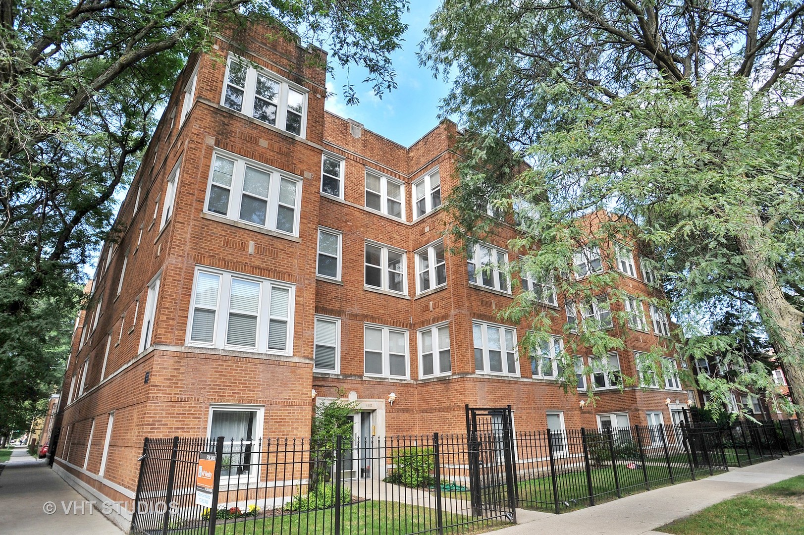 Albany Park Real Estate & Albany Park Chicago Information