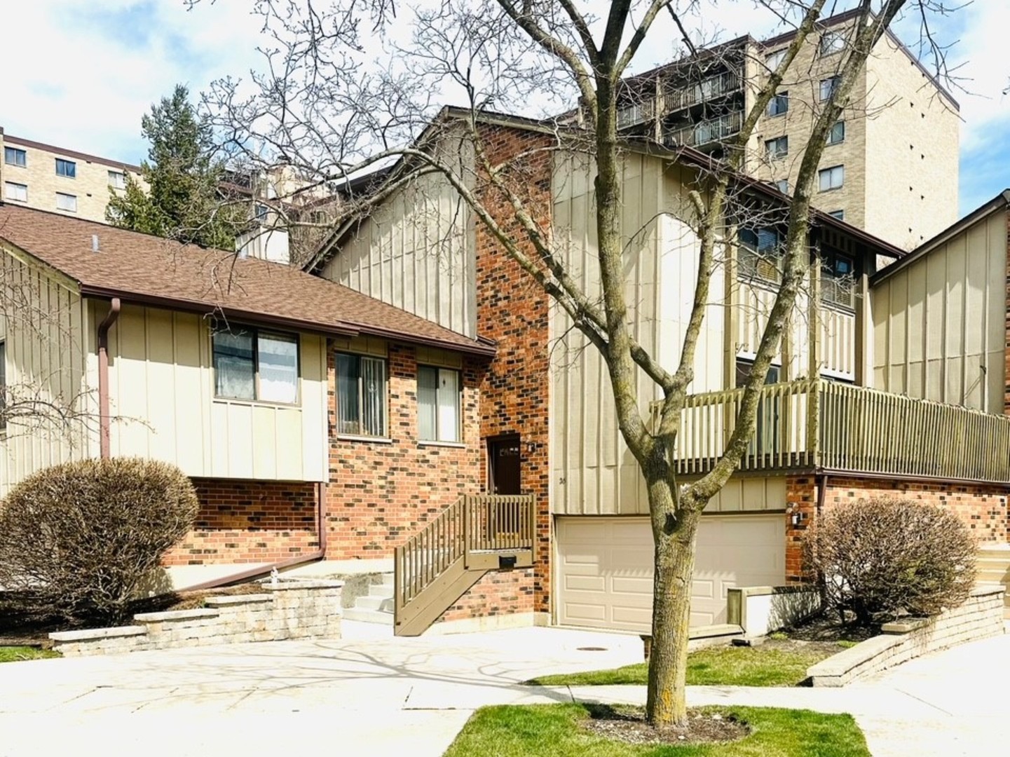 3 Townhouse in Willowbrook
