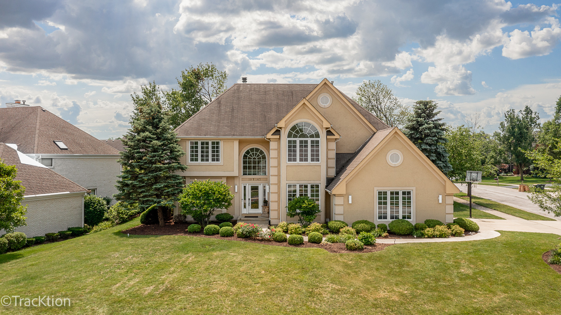 homes for sale in downers grove il