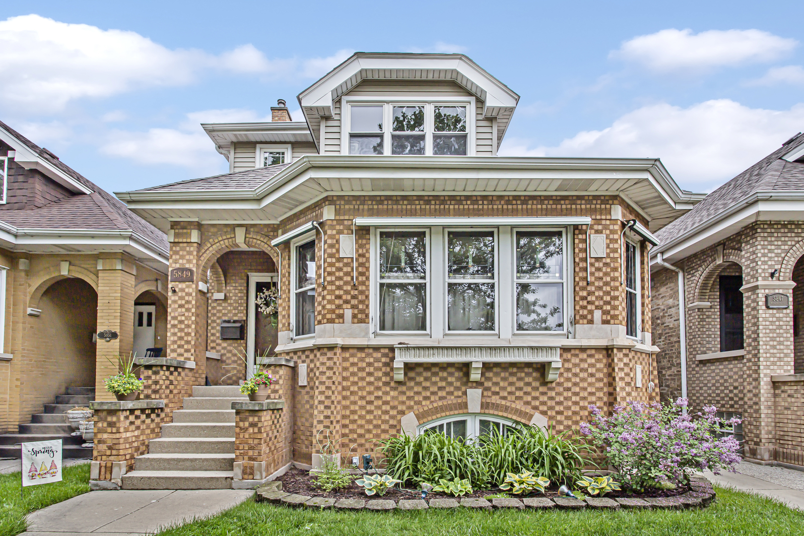 5 House in Norwood Park