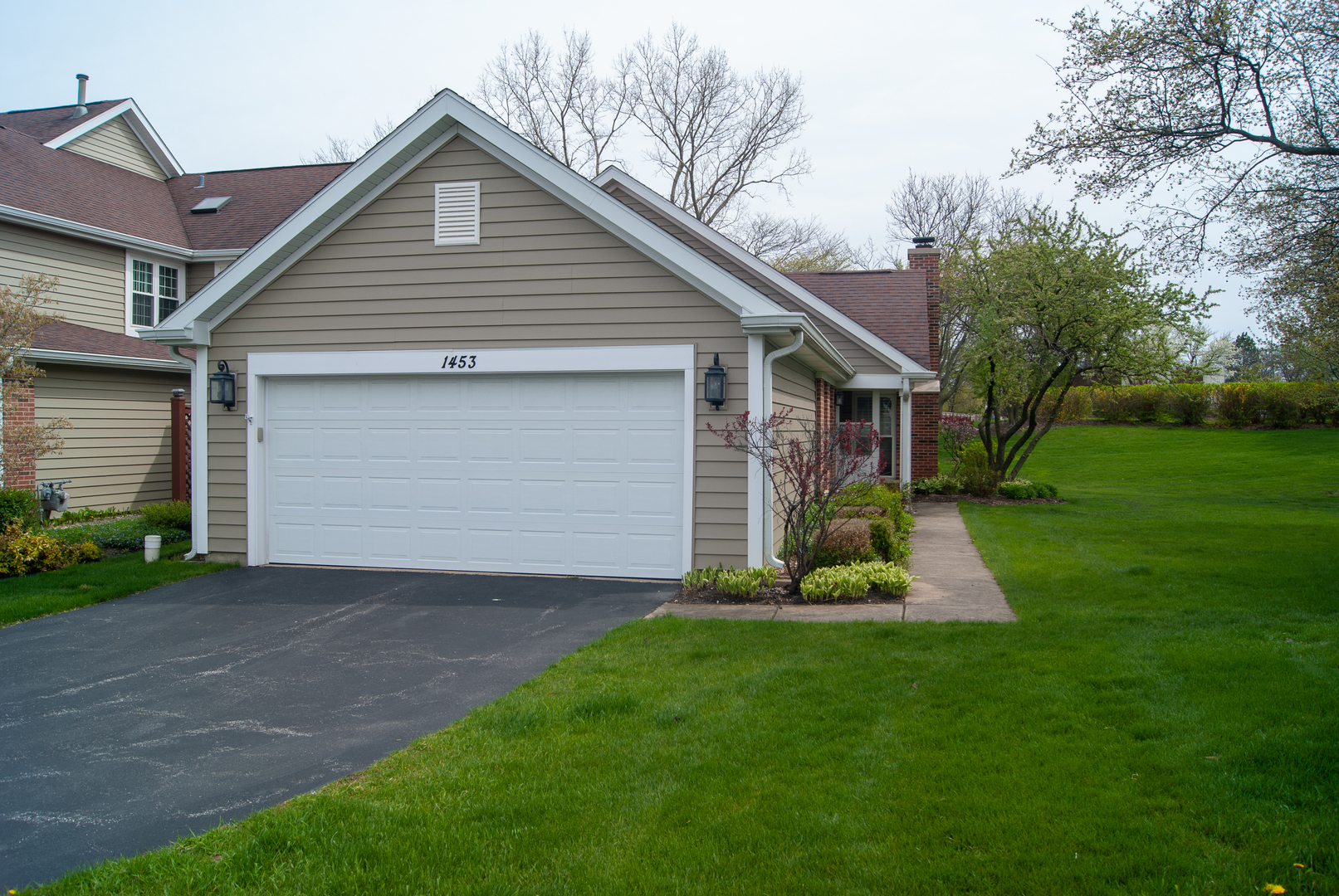 Autumn Ridge in Schaumburg IL Homes for Sale Autumn Ridge in