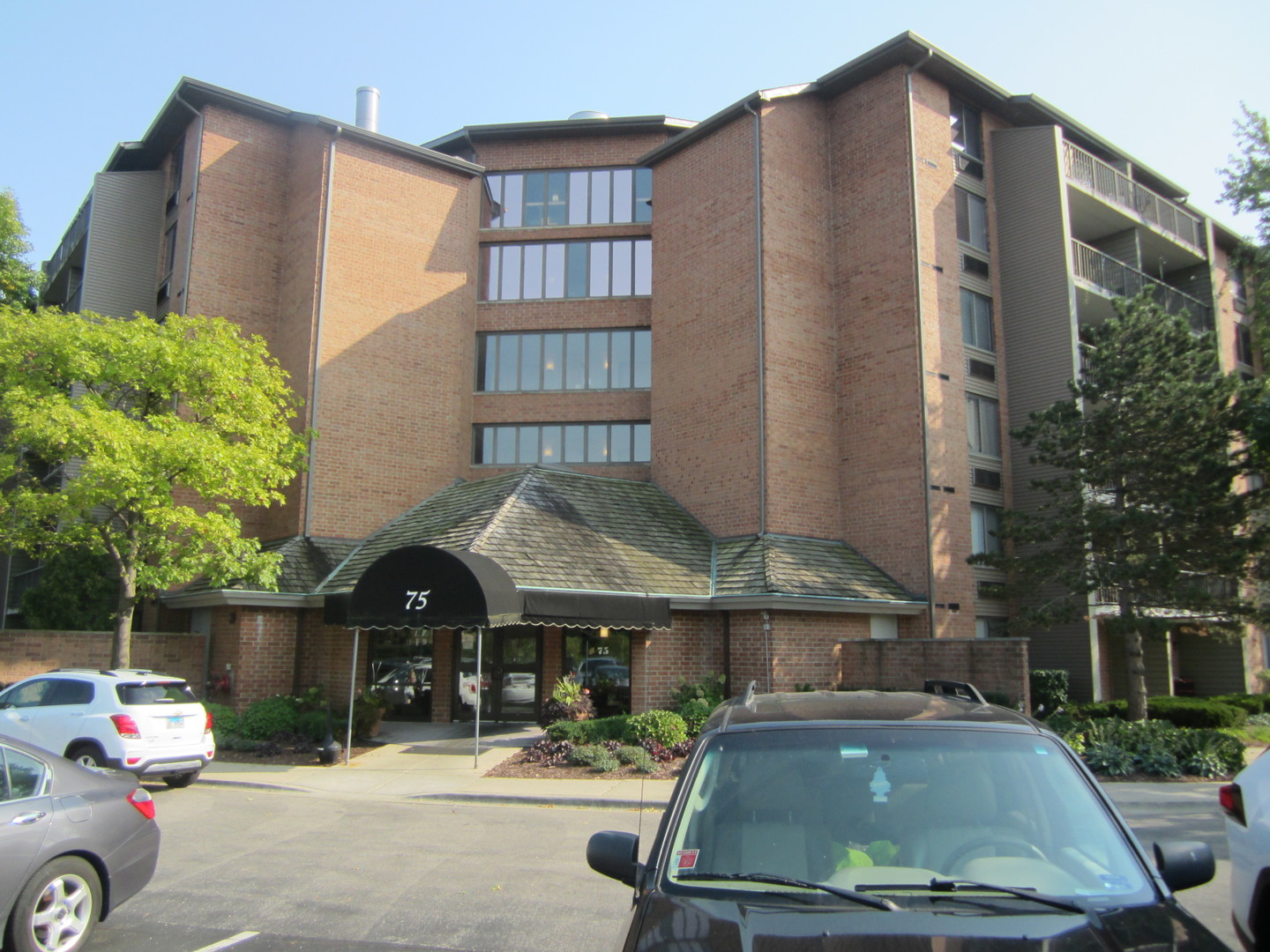 75 Kristin 410, Schaumburg, IL MLS 10880890 Berkshire Hathaway