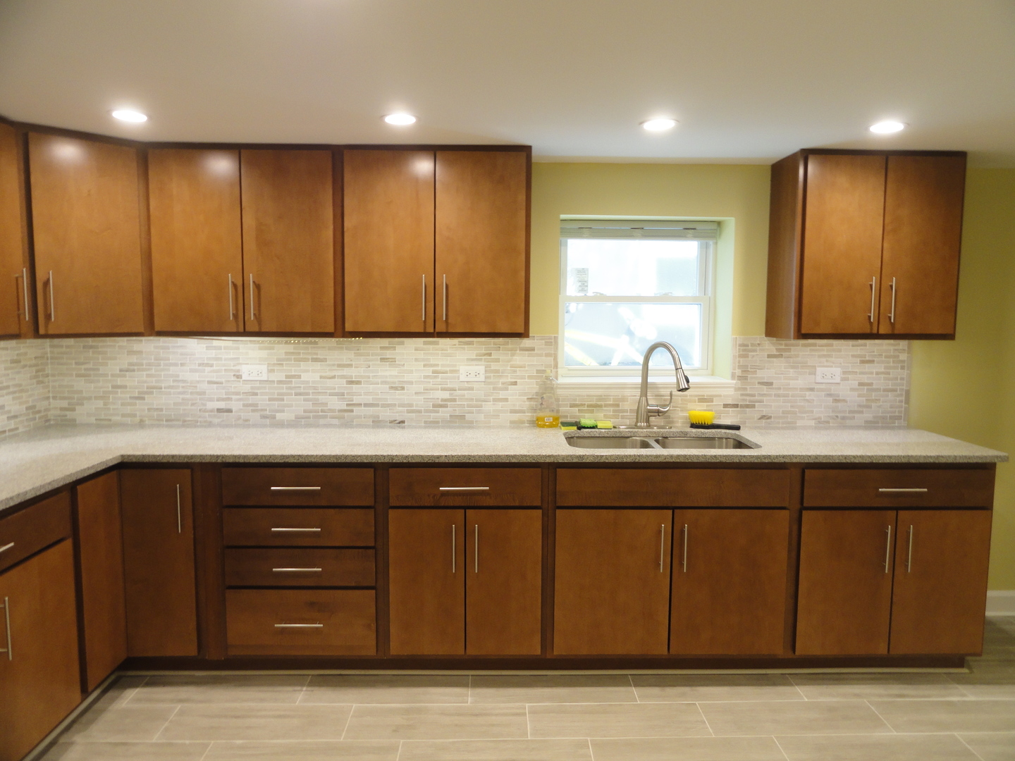 4541 W Deming Pl Chicago Il 60639 329 900 Www