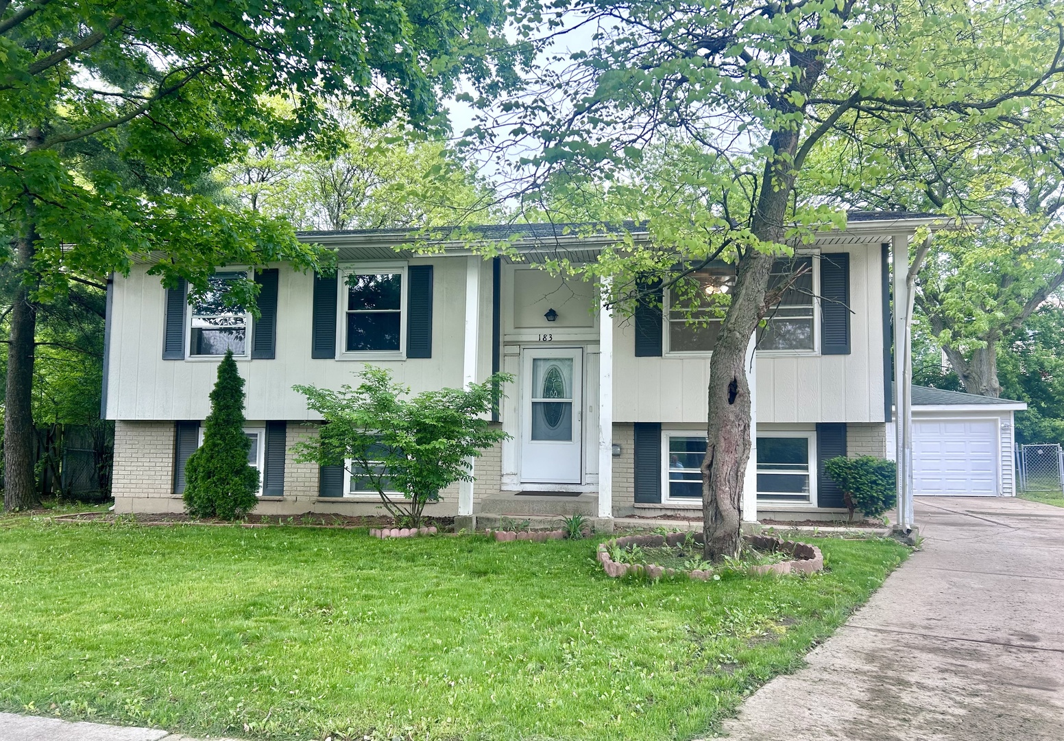 4 House in Glendale Heights