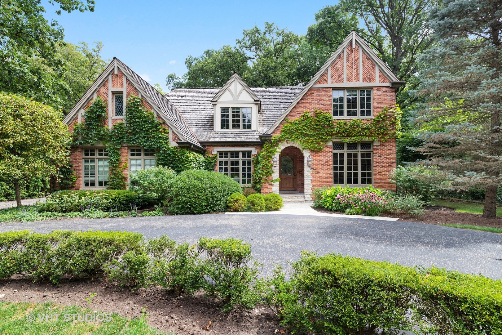 Whispering Oaks in Lake Forest IL Homes for Sale Whispering Oaks in