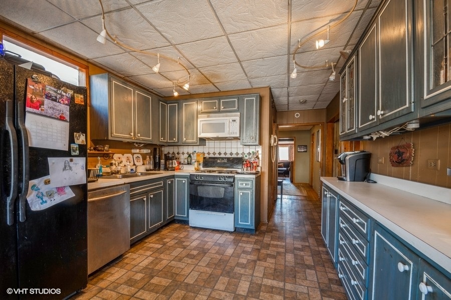 Wilson Ave, Chicago, IL 60630 #1
