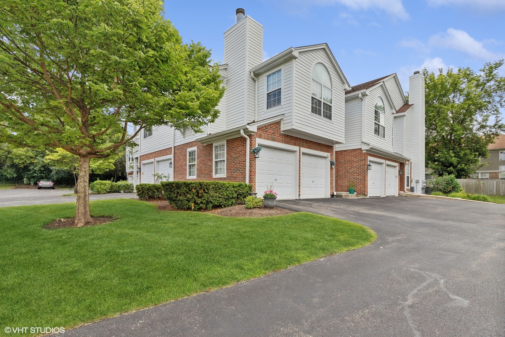 Carriages Of Grosse Pointe in Vernon Hills IL Homes for Sale