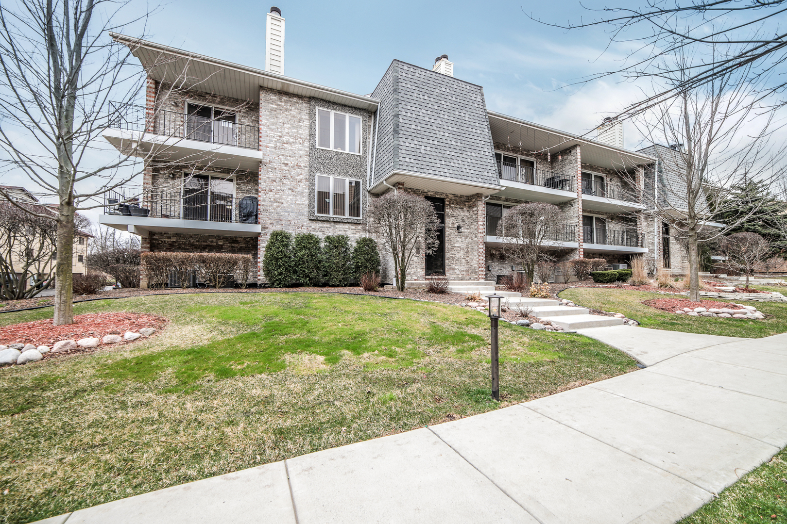 Las Fuentes in Palos Hills IL Homes for Sale Las Fuentes in Palos