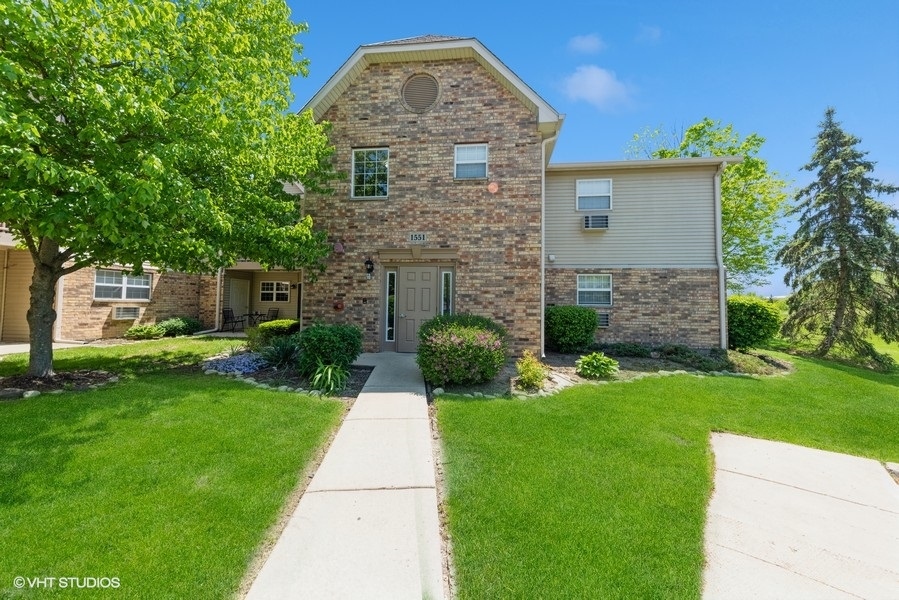 Fairfield Village in Round Lake Beach IL Homes for Sale Fairfield