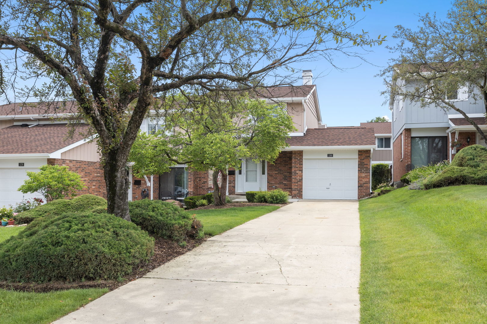 Briarcliffe West in Wheaton IL Homes for Sale Briarcliffe West in