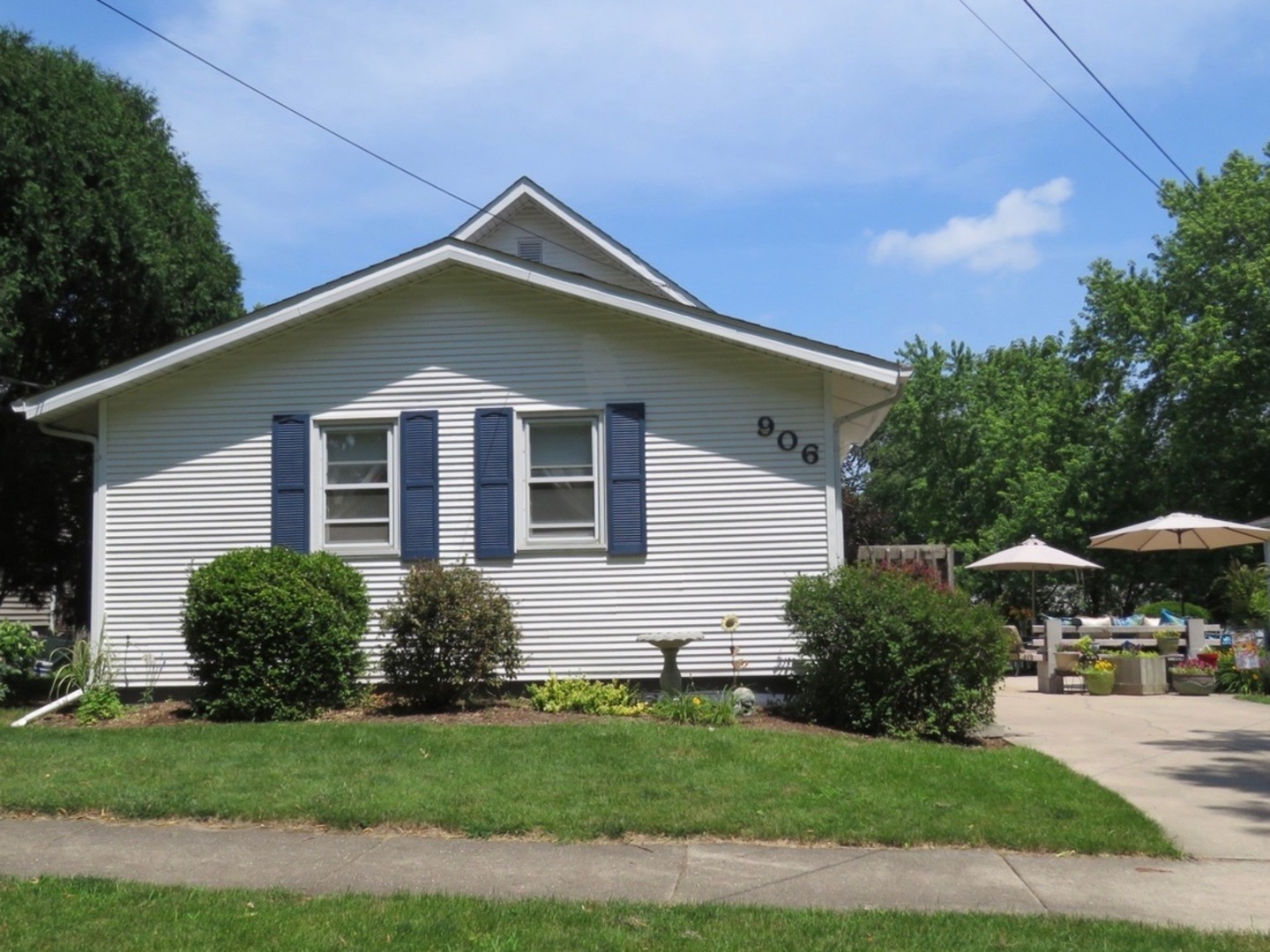 906 E Walnut , BLOOMINGTON, MLS 10436933 Berkshire Hathaway