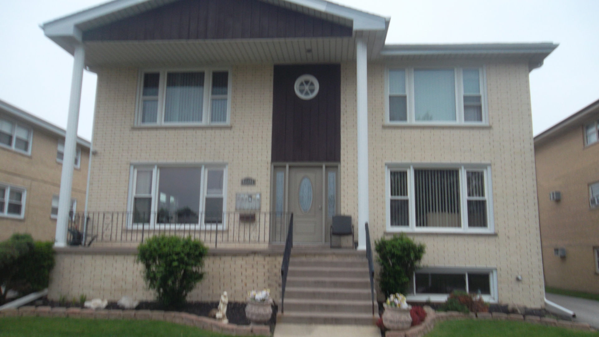1 Apartment in Brookfield