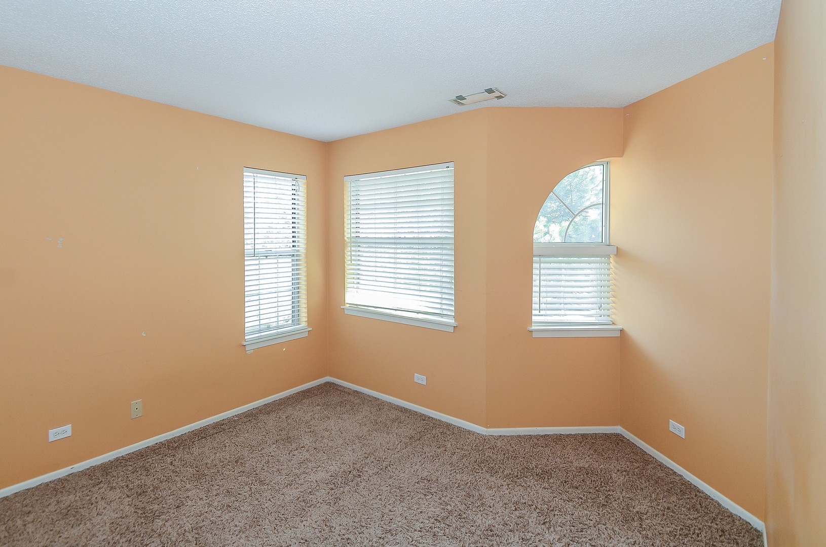 540 W Happfield Drive 540