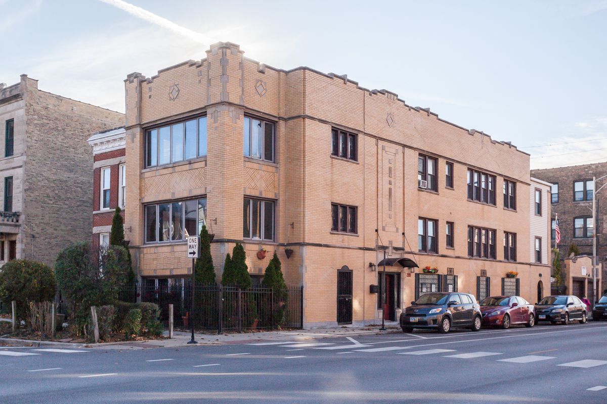 2935 W Augusta 1, Chicago, IL MLS 10932957 Berkshire Hathaway