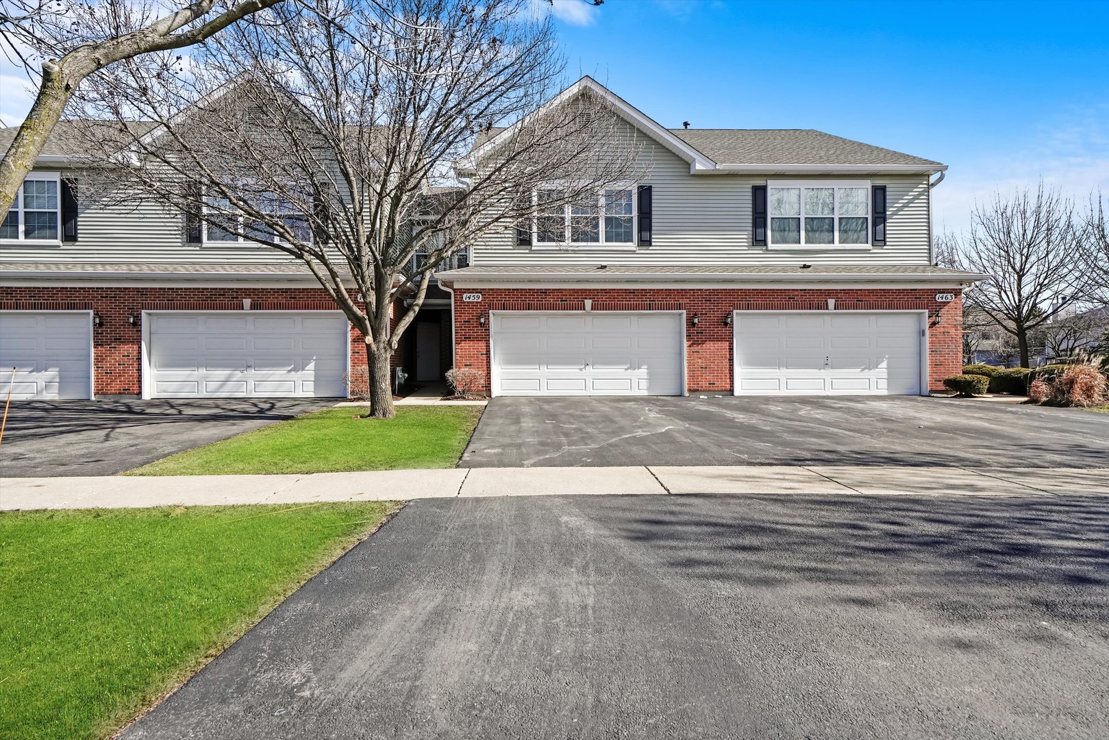 Whispering Oaks in Bolingbrook IL Homes for Sale Whispering Oaks in