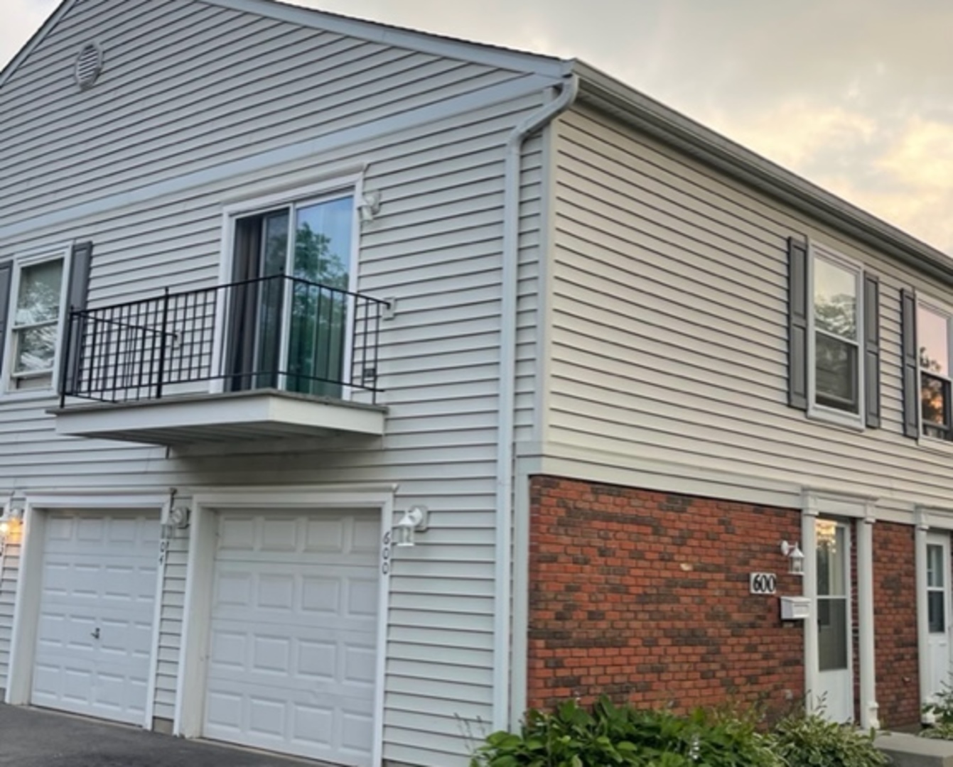 Sheffield Manor in Schaumburg IL Homes for Sale Sheffield Manor in