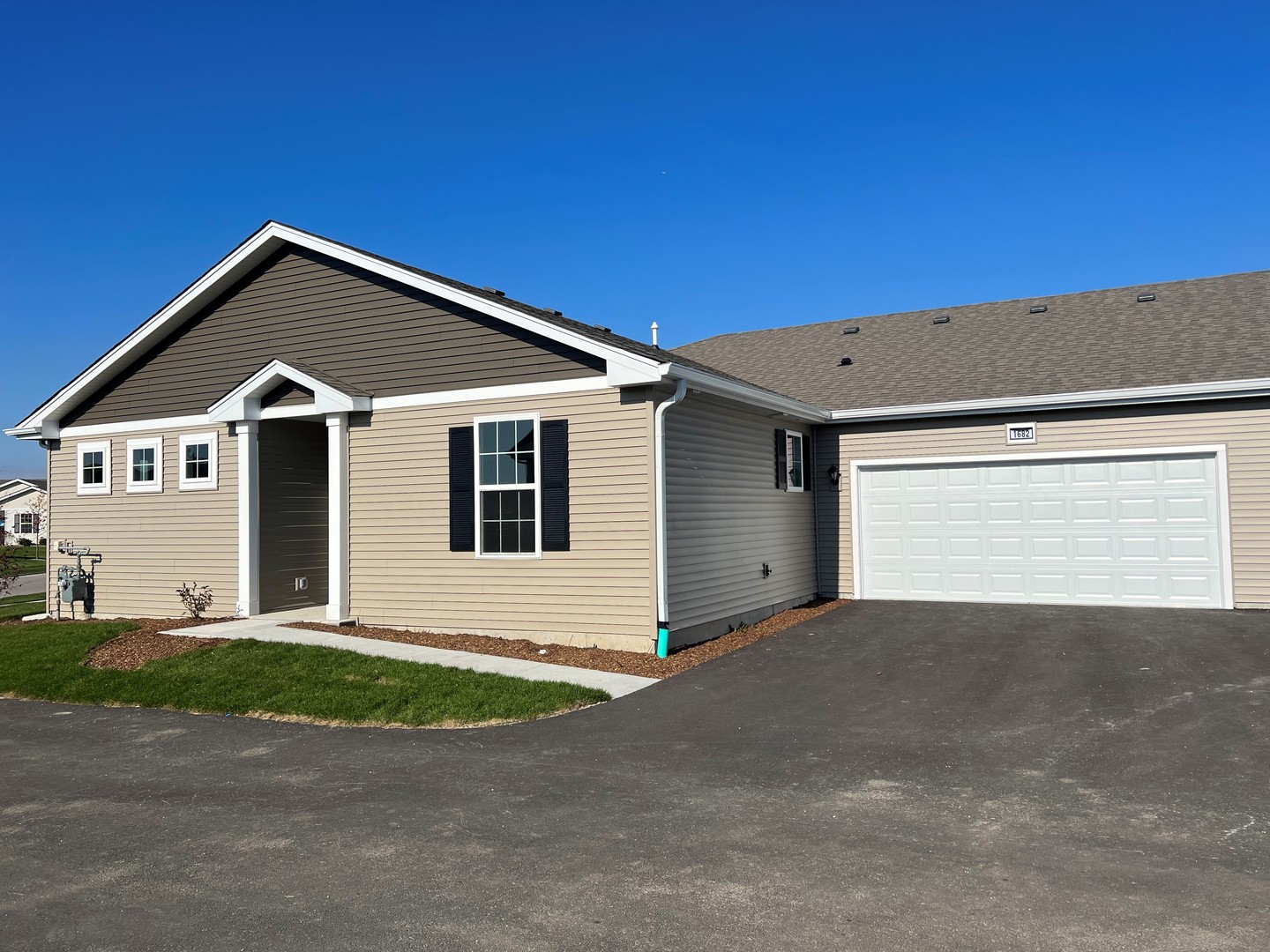 Carillon At Cambridge Lakes in Pingree Grove IL Homes for Sale