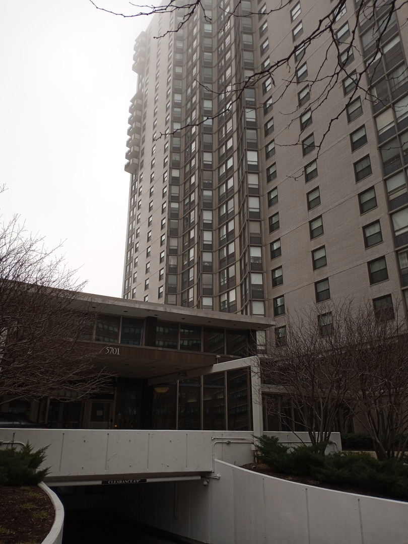 Hollywood Towers in Chicago IL Homes for Sale Hollywood Towers in