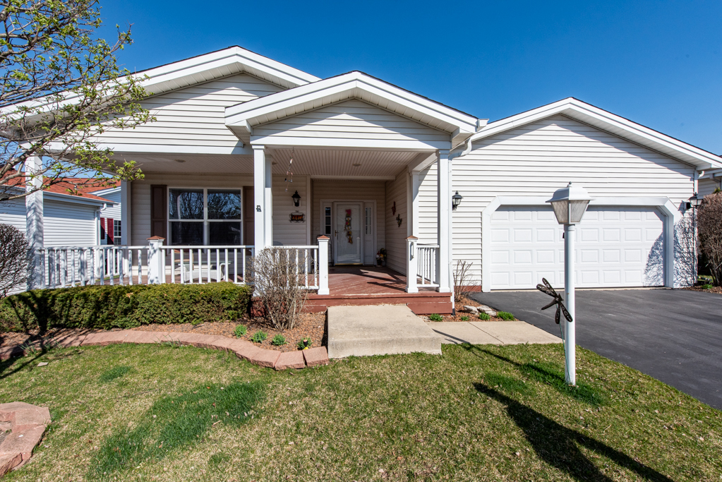 Saddlebrook Farms in Grayslake IL Homes for Sale Saddlebrook Farms in