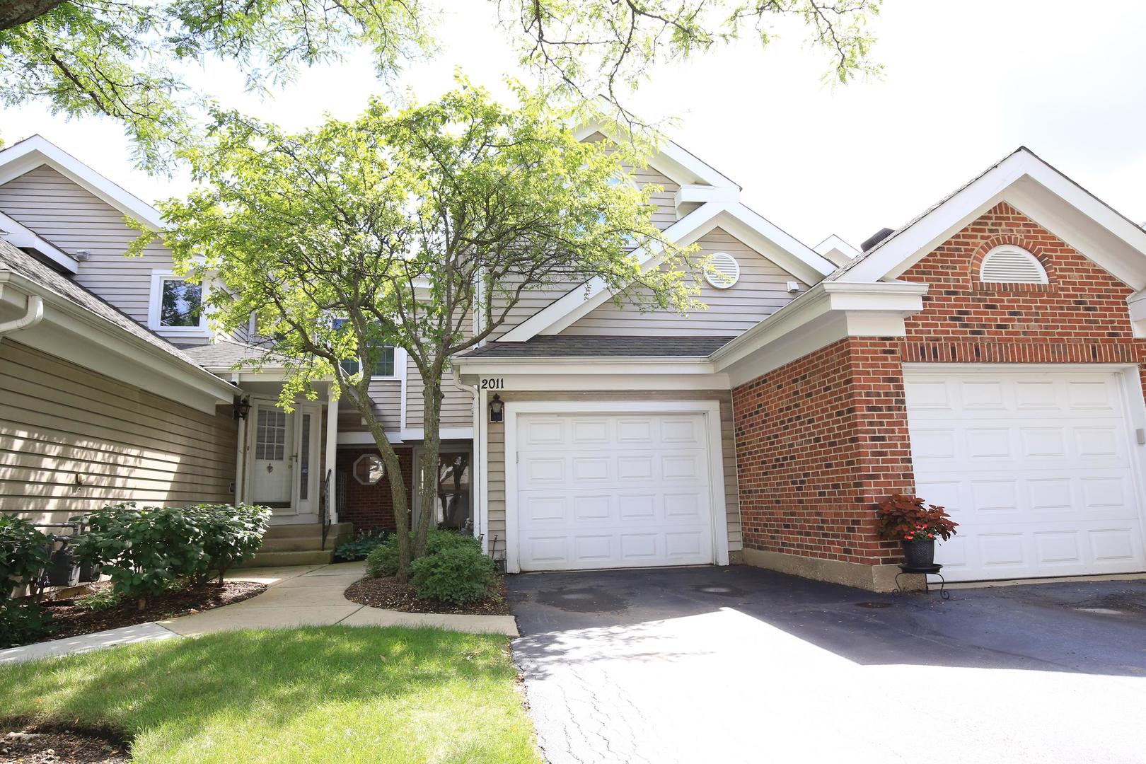 Lake Arlington Towne in Arlington Heights IL Homes for Sale Lake